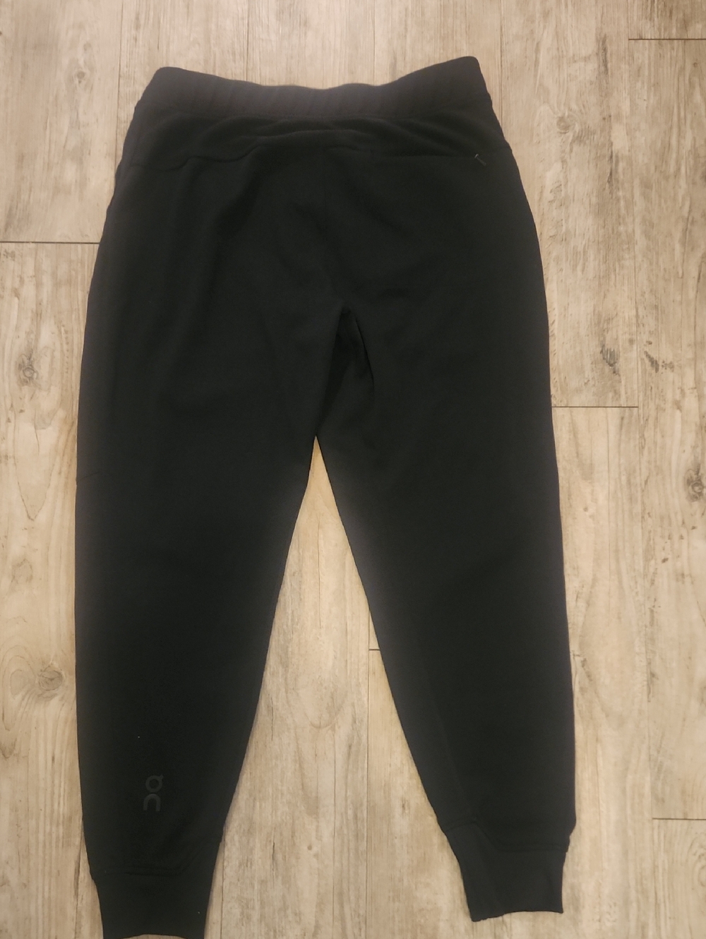On Cloud Black Joggers - Picture 5 of 8